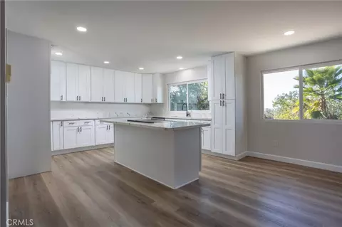 Kitchen - 44750 Adobe Dr, Hemet, CA 92544 photo 3 of 7