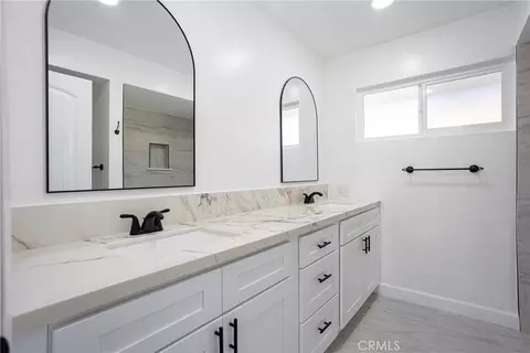 Bath - 44750 Adobe Dr, Hemet, CA 92544 photo 3 of 4