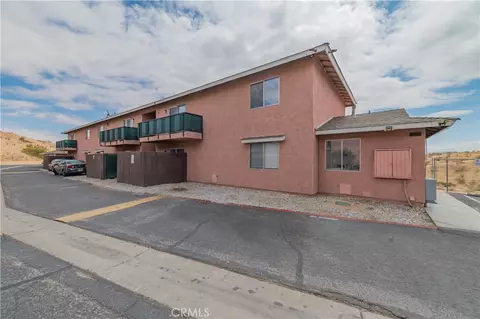 16518 Avalon Ave, Victorville, CA 92395