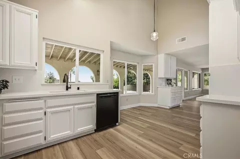Entry Way - 1592 Evergreen, Upland, CA 91784 photo 4 of 10