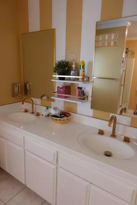 Bath - 2534 E Vis, Upland, CA 91784 photo 2 of 3