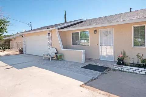 Exterior - 10707 Redwood, Hesperia, CA 92345 photo 10 of 11