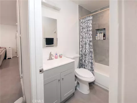 Bath - 10707 Redwood, Hesperia, CA 92345 photo 3 of 3