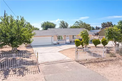 Exterior - 10707 Redwood, Hesperia, CA 92345 photo 9 of 11