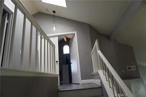Entry Way - 10406 Sandstone Ct, Mentone, CA 92359 photo 6 of 10