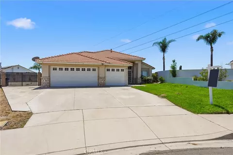 2885 W Calle Vis, Rialto, CA 92377