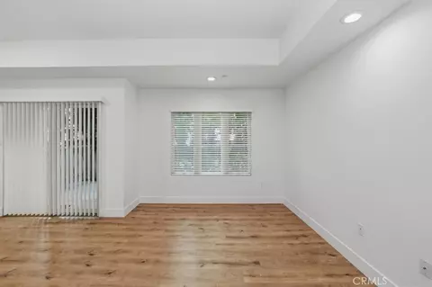 Living - 239 S Marengo Ave S #106, Pasadena, CA 91101 photo 5 of 6