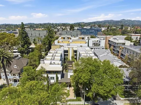 View/Area - 239 S Marengo Ave S #106, Pasadena, CA 91101 photo 3 of 9