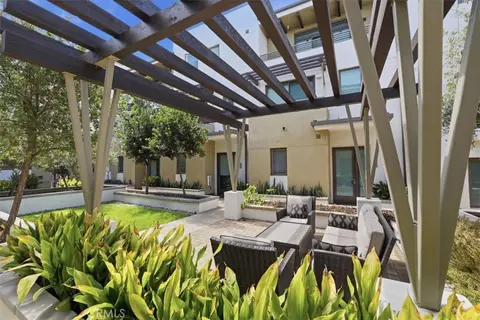 Exterior - 239 S Marengo Ave S #106, Pasadena, CA 91101 photo 7 of 15