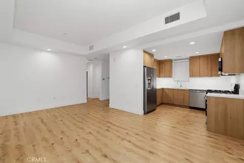 Living - 239 S Marengo Ave S #106, Pasadena, CA 91101 photo 3 of 6