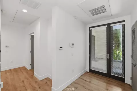 Entry Way - 239 S Marengo Ave S #106, Pasadena, CA 91101 photo 2 of 2