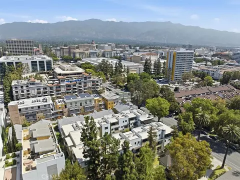 View/Area - 239 S Marengo Ave S #106, Pasadena, CA 91101 photo 4 of 9