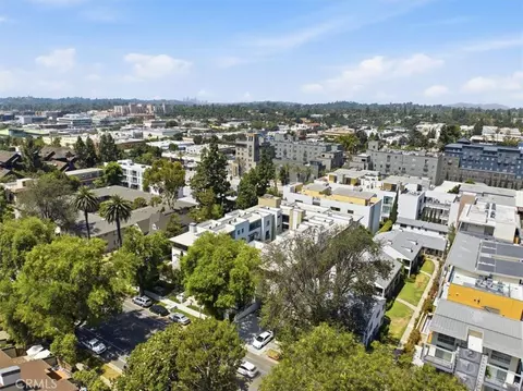 View/Area - 239 S Marengo Ave S #106, Pasadena, CA 91101 photo 8 of 9