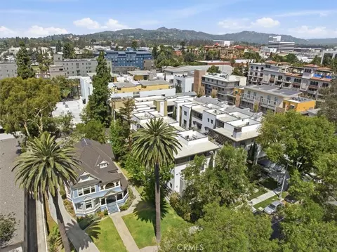 View/Area - 239 S Marengo Ave S #106, Pasadena, CA 91101 photo 2 of 9