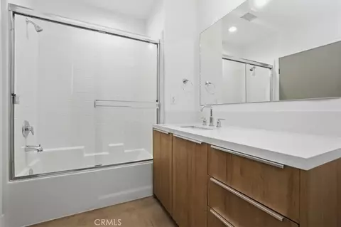 Bath - 239 S Marengo Ave S #106, Pasadena, CA 91101 photo 2 of 2