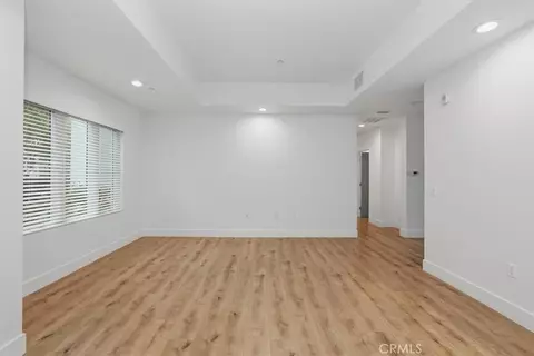Living - 239 S Marengo Ave S #106, Pasadena, CA 91101 photo 6 of 6