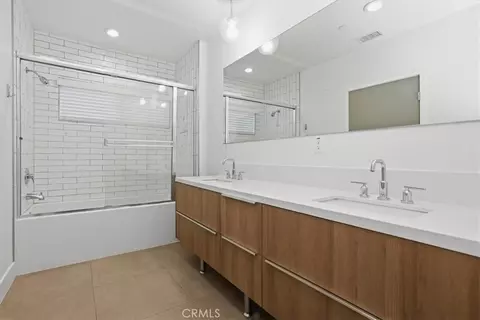 Bath - 239 S Marengo Ave S #106, Pasadena, CA 91101 photo 1 of 2