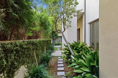 Exterior - 239 S Marengo Ave S #106, Pasadena, CA 91101 photo 10 of 15
