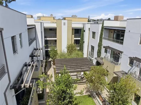 Exterior - 239 S Marengo Ave S #106, Pasadena, CA 91101 photo 5 of 15