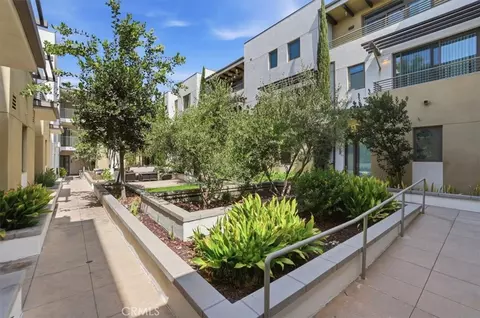 Exterior - 239 S Marengo Ave S #106, Pasadena, CA 91101 photo 6 of 15