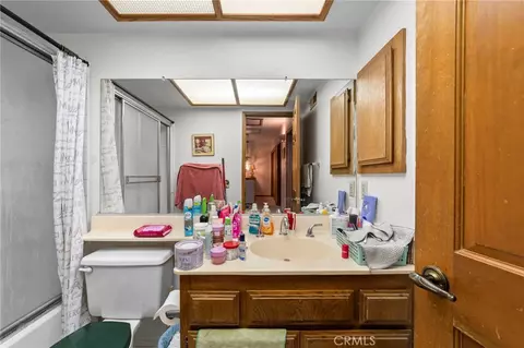 Bath - 5220 Hanover Way, Montclair, CA 91763 photo 2 of 4
