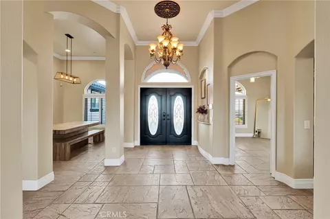 Entry Way - 7381 Cygnet Rd, Phelan, CA 92371 photo 2 of 6