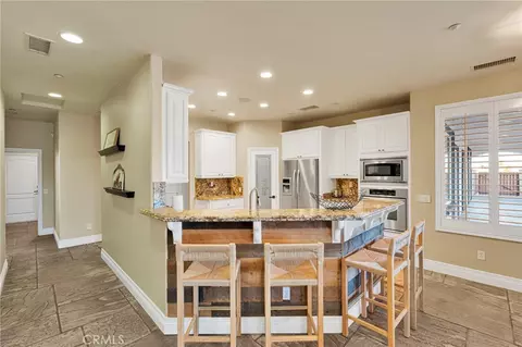 Kitchen - 7381 Cygnet Rd, Phelan, CA 92371 photo 5 of 6