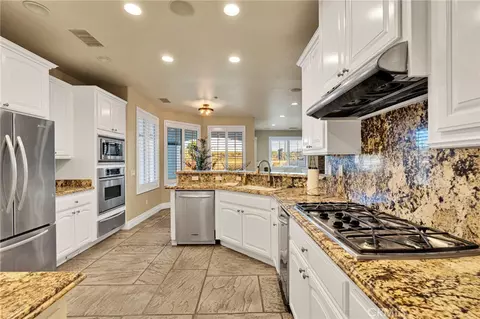 Kitchen - 7381 Cygnet Rd, Phelan, CA 92371 photo 1 of 6
