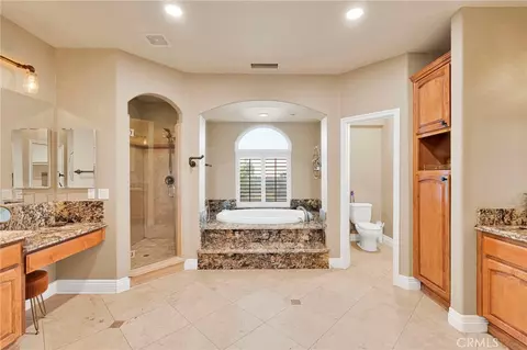 Bath - 7381 Cygnet Rd, Phelan, CA 92371 photo 3 of 8