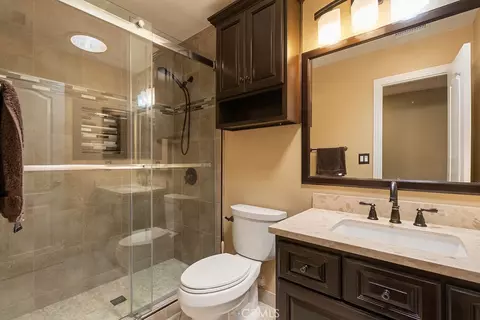 Bath - 2914 E Lomita, Orange, CA 92867 photo 2 of 2