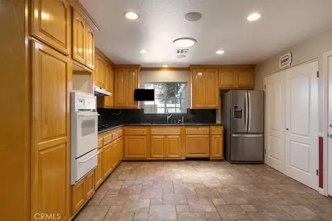 Kitchen - 2914 E Lomita, Orange, CA 92867 photo 1 of 2