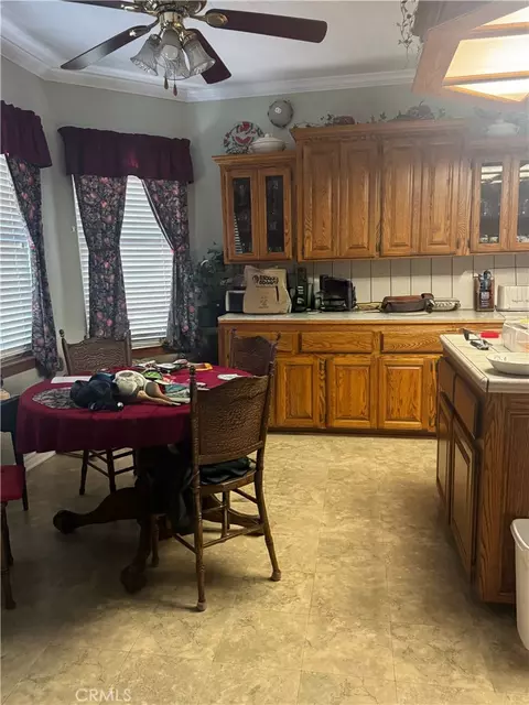 Kitchen - 14932 Shady Elm Ln, Helendale, CA 92342 photo 2 of 2