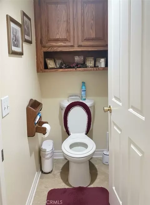 Bath - 14932 Shady Elm Ln, Helendale, CA 92342 photo 2 of 3
