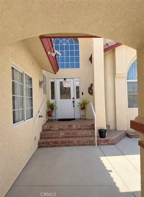 Entry Way - 14932 Shady Elm Ln, Helendale, CA 92342 photo 2 of 2