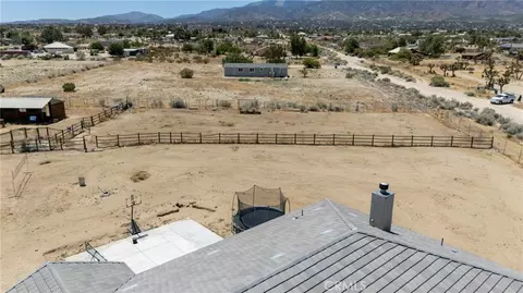 View/Area - 11671 Desert Vw, Pinon Hills, CA 92372 photo 15 of 16