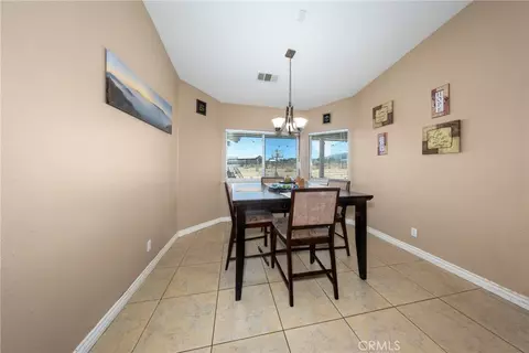 Dining - 11671 Desert Vw, Pinon Hills, CA 92372 photo 1 of 1