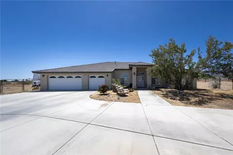 Exterior - 11671 Desert Vw, Pinon Hills, CA 92372 photo 2 of 6