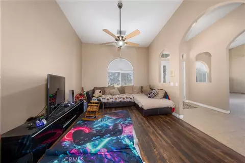 Living - 11671 Desert Vw, Pinon Hills, CA 92372 photo 1 of 2