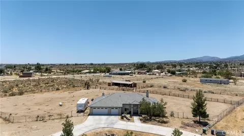View/Area - 11671 Desert Vw, Pinon Hills, CA 92372 photo 1 of 16