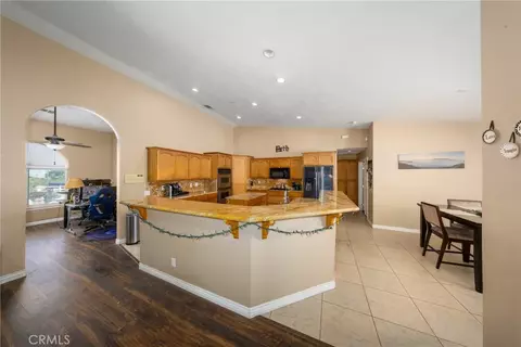 Entry Way - 11671 Desert Vw, Pinon Hills, CA 92372 photo 6 of 6