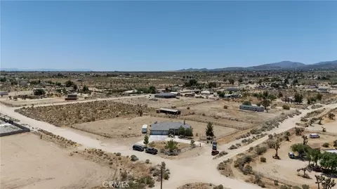 View/Area - 11671 Desert Vw, Pinon Hills, CA 92372 photo 3 of 16