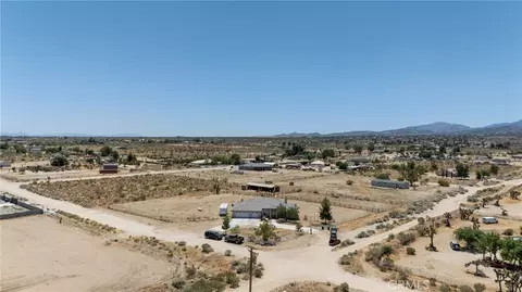 View/Area - 11671 Desert Vw, Pinon Hills, CA 92372 photo 2 of 16