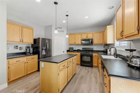 Kitchen - 7253 Myrtle, Fontana, CA 92336 photo 2 of 2