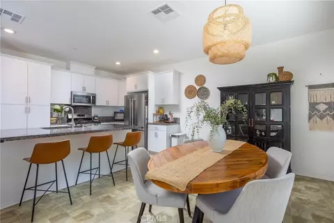 2467 Gunner Rdg, Rialto, CA 92377