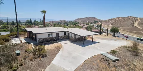 View/Area - 4262 Harrison St, Riverside, CA 92503 photo 1 of 3
