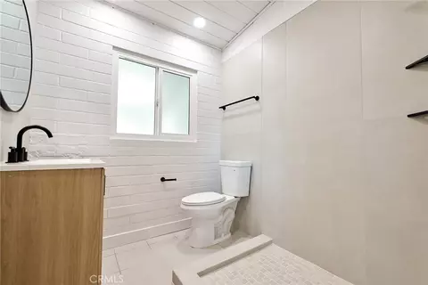 Bath - 4262 Harrison St, Riverside, CA 92503 photo 1 of 3