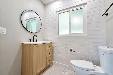Bath - 4262 Harrison St, Riverside, CA 92503 photo 2 of 3
