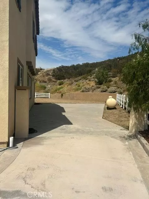 Exterior - 26164 Waldon, Menifee, CA 92584 photo 2 of 10