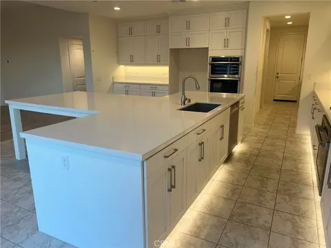 Kitchen - 26164 Waldon, Menifee, CA 92584 photo 4 of 6