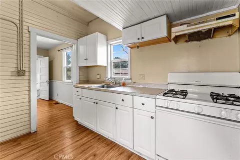 594 E 9th, Upland, CA 91786 photo 17